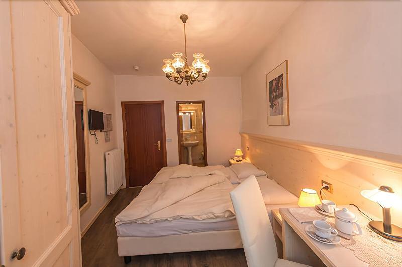 Albergo Antica Rosa Levico Terme Exterior photo