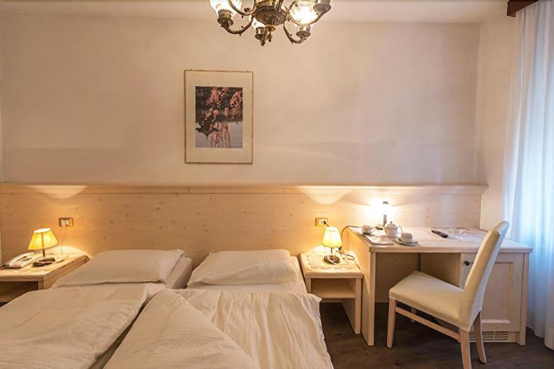 Albergo Antica Rosa Levico Terme Exterior photo
