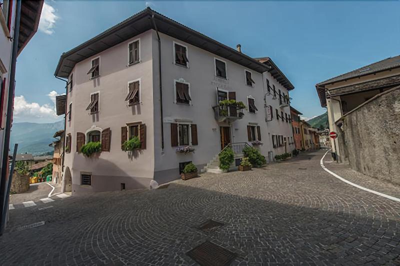 Albergo Antica Rosa Levico Terme Exterior photo