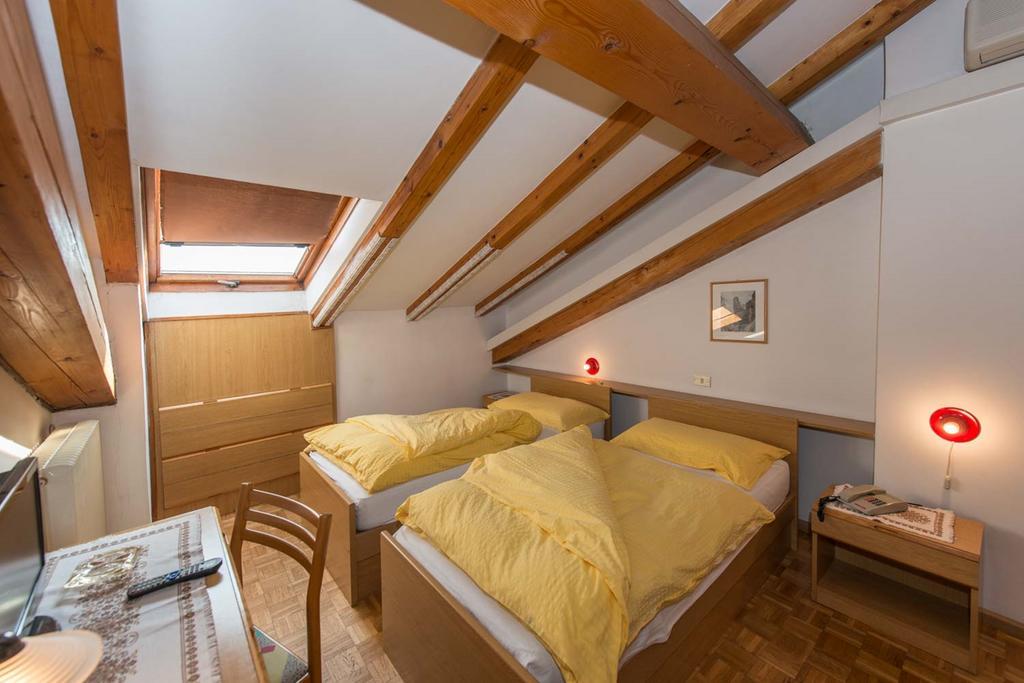 Albergo Antica Rosa Levico Terme Exterior photo