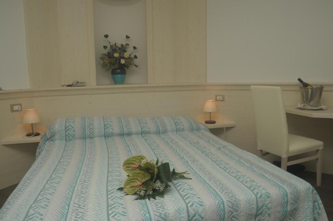 Albergo Antica Rosa Levico Terme Room photo